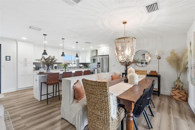 2835 SE 18TH AVENUE, Cape Coral, FL 33904