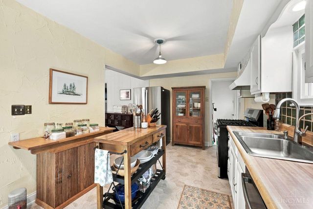 5523 Arnsby Place, Cincinnati, OH 45227