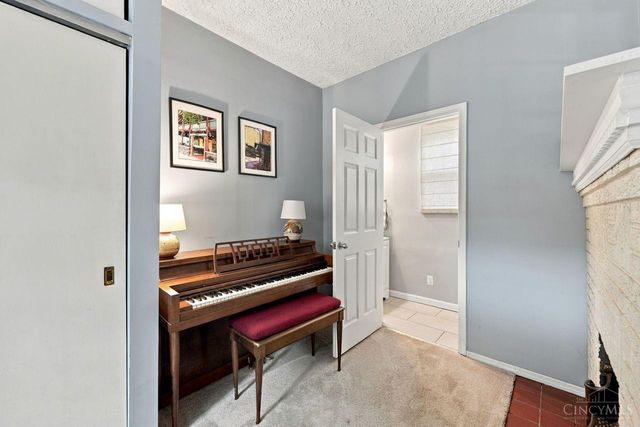 5523 Arnsby Place, Cincinnati, OH 45227