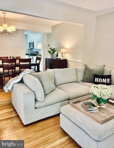 4451 HOLLY AVE, Fairfax, VA 22030