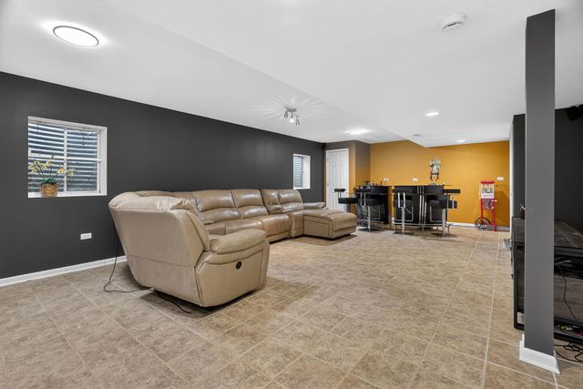 7340 W 115th Street, Worth, IL 60482