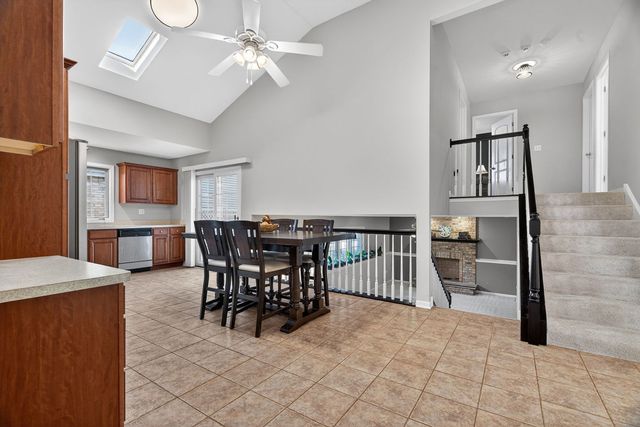 7340 W 115th Street, Worth, IL 60482