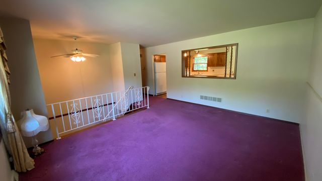 2252 Four Seasons Pkwy, Crown Point, IN 46307