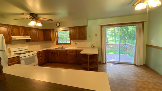 2252 Four Seasons Pkwy, Crown Point, IN 46307