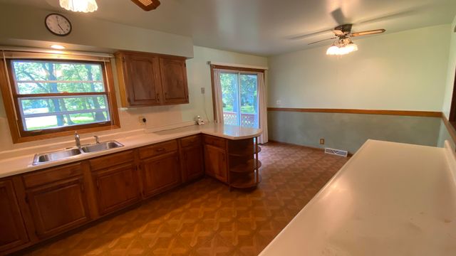 2252 Four Seasons Pkwy, Crown Point, IN 46307