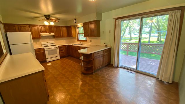 2252 Four Seasons Pkwy, Crown Point, IN 46307