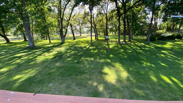 2252 Four Seasons Pkwy, Crown Point, IN 46307