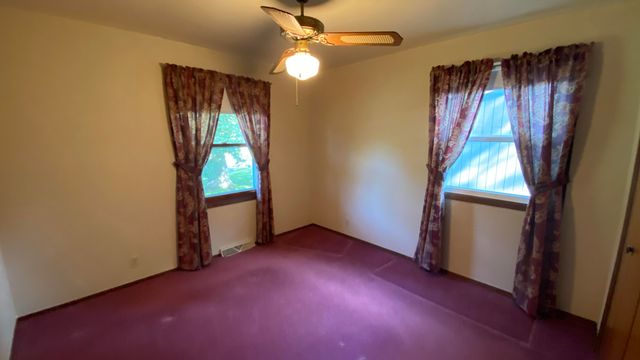 2252 Four Seasons Pkwy, Crown Point, IN 46307