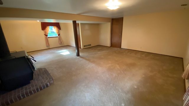 2252 Four Seasons Pkwy, Crown Point, IN 46307