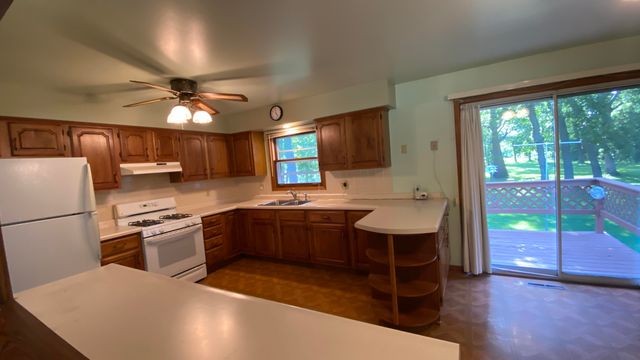 2252 Four Seasons Pkwy, Crown Point, IN 46307