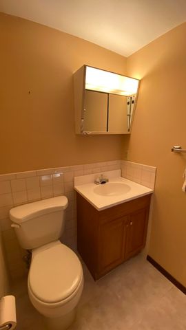 2252 Four Seasons Pkwy, Crown Point, IN 46307
