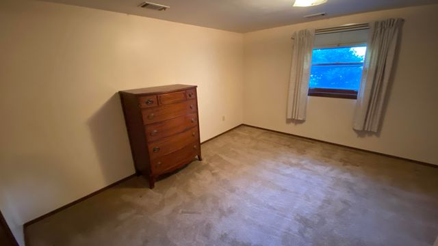 2252 Four Seasons Pkwy, Crown Point, IN 46307