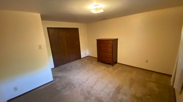 2252 Four Seasons Pkwy, Crown Point, IN 46307
