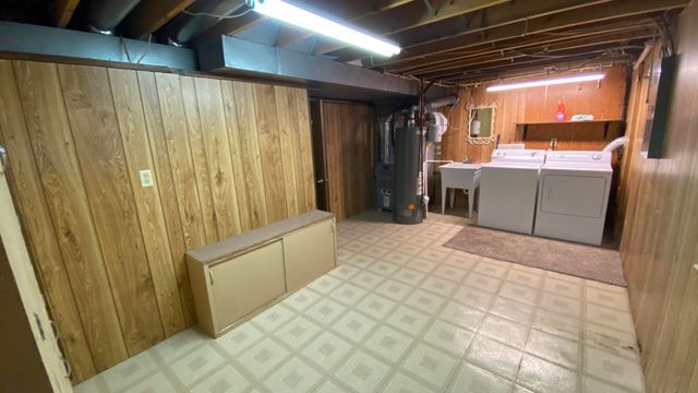 2252 Four Seasons Pkwy, Crown Point, IN 46307