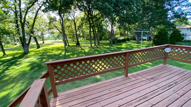 2252 Four Seasons Pkwy, Crown Point, IN 46307