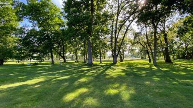 2252 Four Seasons Pkwy, Crown Point, IN 46307
