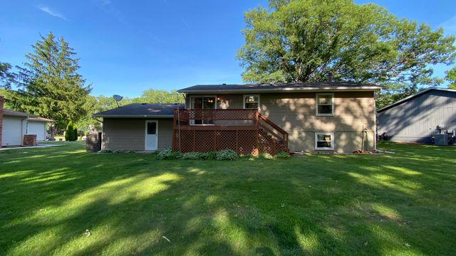 2252 Four Seasons Pkwy, Crown Point, IN 46307