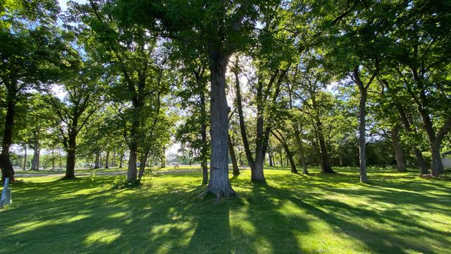 2252 Four Seasons Pkwy, Crown Point, IN 46307