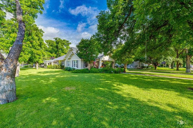 1327 Mackenzie Street, San Angelo, TX 76901
