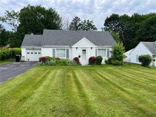 40 Beechwood Road, New Hartford, NY 13413