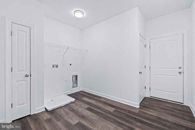 42 LOBELL RD, Abbottstown, PA 17301