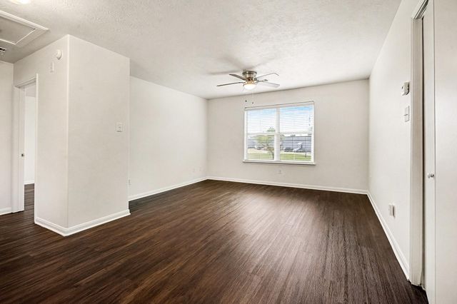 2209 Kingfish Road, Houston, TX 77591