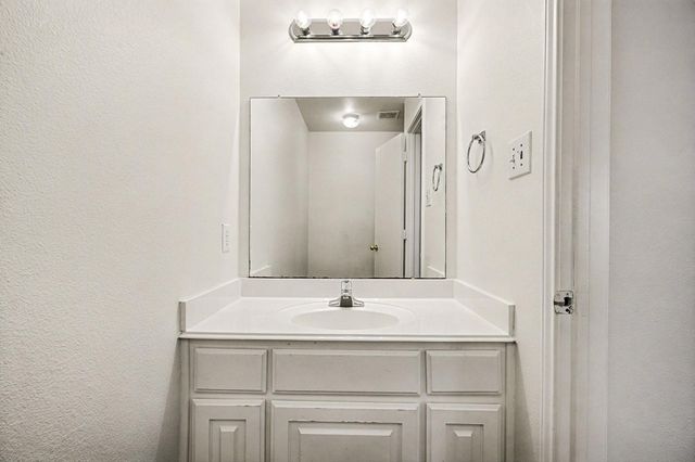 2209 Kingfish Road, Houston, TX 77591