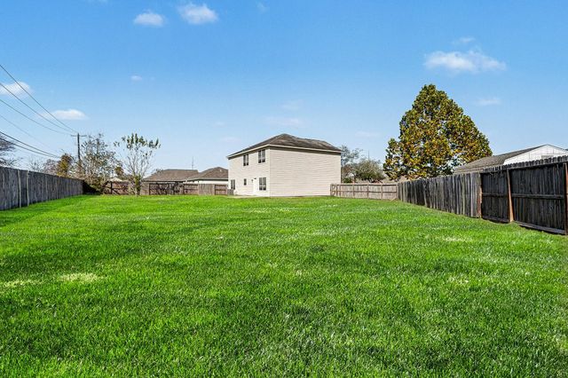 2209 Kingfish Road, Houston, TX 77591