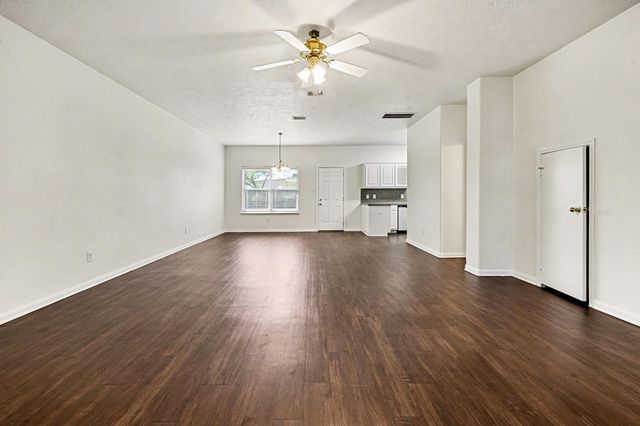 2209 Kingfish Road, Houston, TX 77591