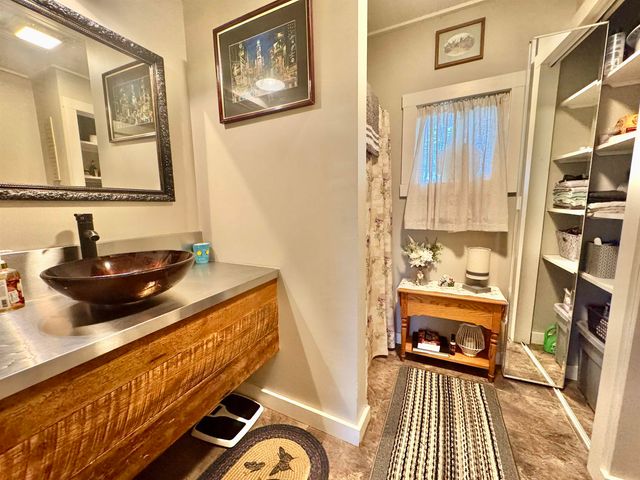 28 Lake Morey Road, Fairlee, VT 05045