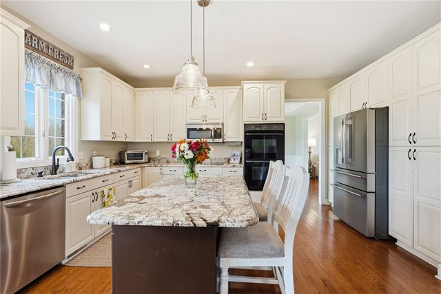 315 Fox Run Dr, Peters Twp, PA 15367