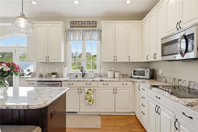 315 Fox Run Dr, Peters Twp, PA 15367