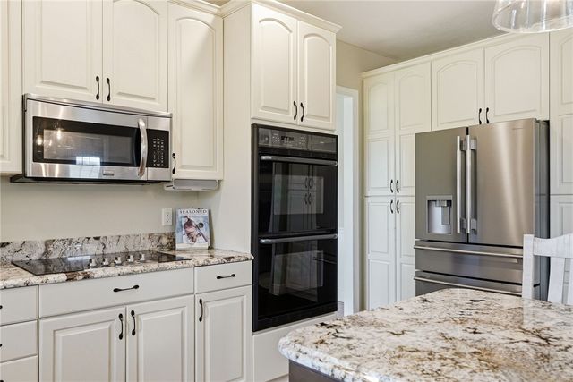 315 Fox Run Dr, Peters Twp, PA 15367