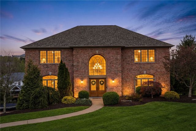 315 Fox Run Dr, Peters Twp, PA 15367
