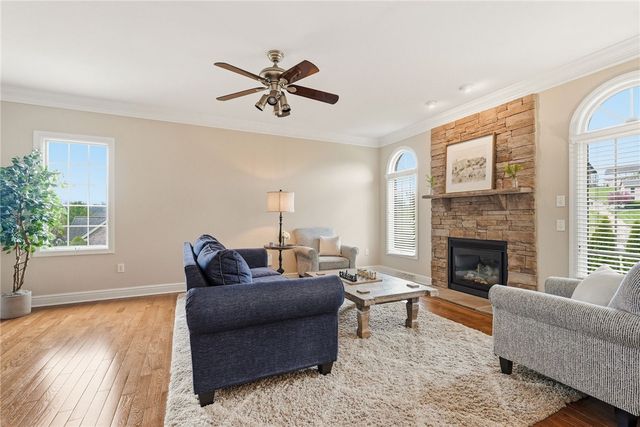 315 Fox Run Dr, Peters Twp, PA 15367