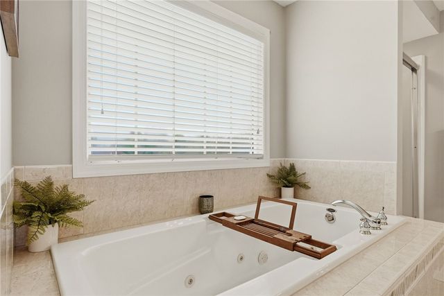 315 Fox Run Dr, Peters Twp, PA 15367