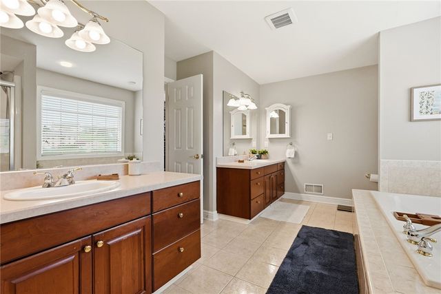 315 Fox Run Dr, Peters Twp, PA 15367