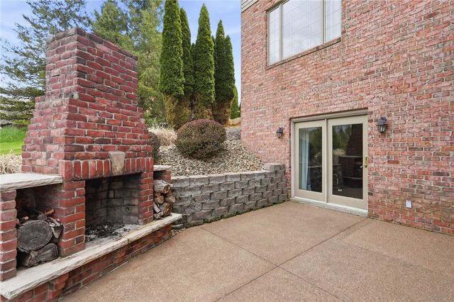 315 Fox Run Dr, Peters Twp, PA 15367