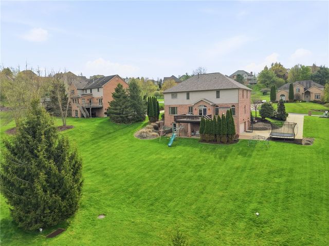 315 Fox Run Dr, Peters Twp, PA 15367
