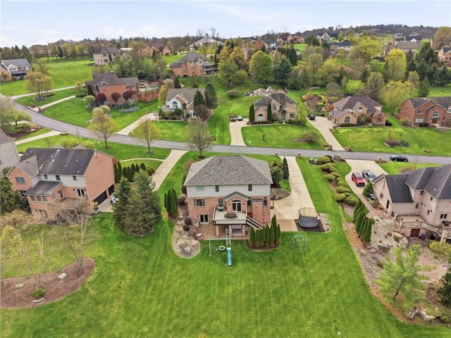 315 Fox Run Dr, Peters Twp, PA 15367