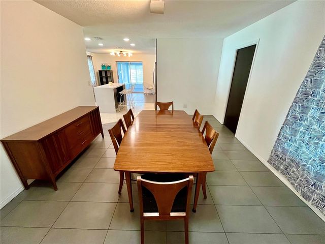 1945 68TH AVENUE S, St Petersburg, FL 33712