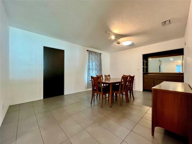 1945 68TH AVENUE S, St Petersburg, FL 33712