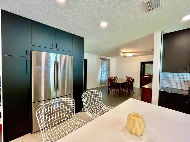 1945 68TH AVENUE S, St Petersburg, FL 33712