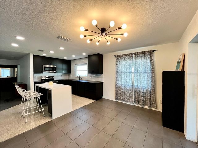 1945 68TH AVENUE S, St Petersburg, FL 33712