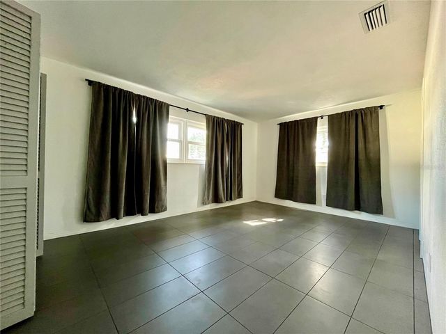 1945 68TH AVENUE S, St Petersburg, FL 33712