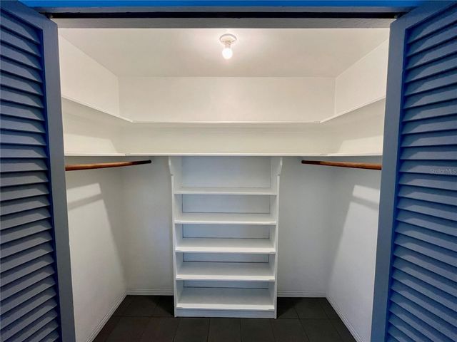 1945 68TH AVENUE S, St Petersburg, FL 33712