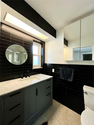 1945 68TH AVENUE S, St Petersburg, FL 33712