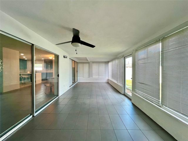 1945 68TH AVENUE S, St Petersburg, FL 33712