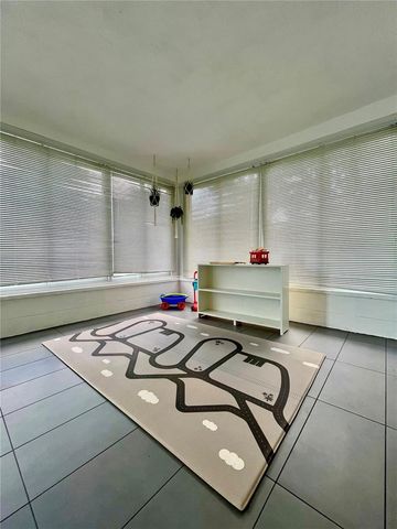 1945 68TH AVENUE S, St Petersburg, FL 33712