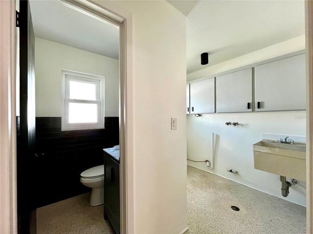 1945 68TH AVENUE S, St Petersburg, FL 33712